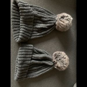Knit Pom Pom toque lot of 2